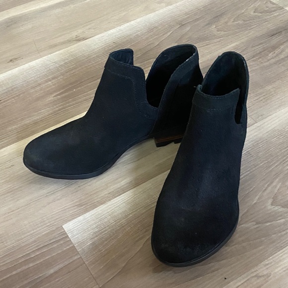 Sorel Black Ankle Boots - Picture 5 of 6